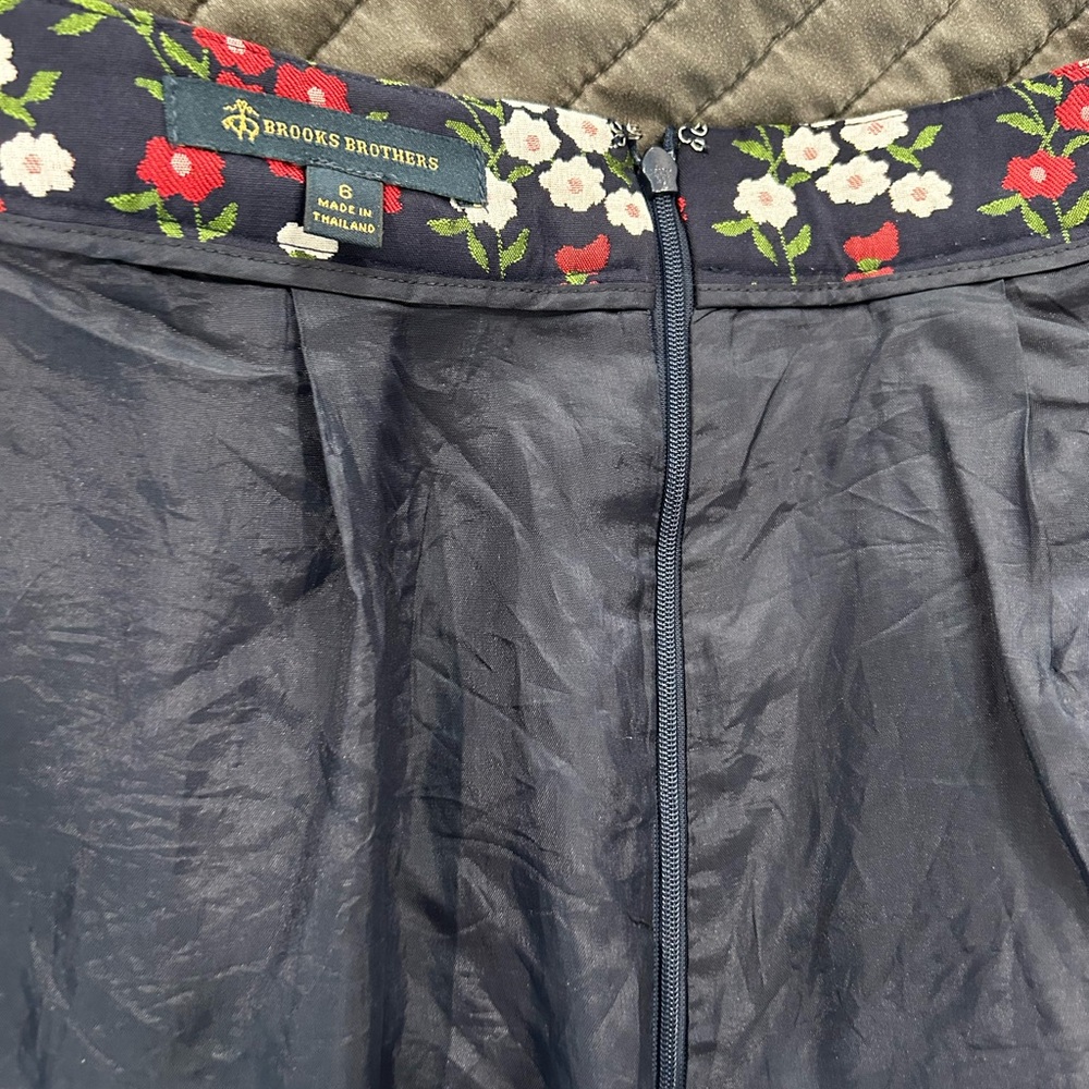 Brooks Brothers Floral A-Line Skirt - Navy with Red and White - Picture 2 of 6